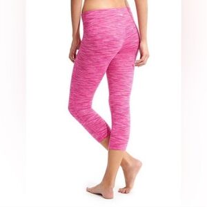 Athleta Energy Chaturanga Capri Leggings